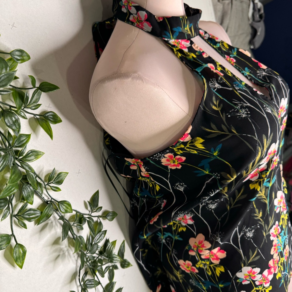 🌸♥️ EXPRESS FLORAL TOP ♥️🌸 - Picture 5 of 7
